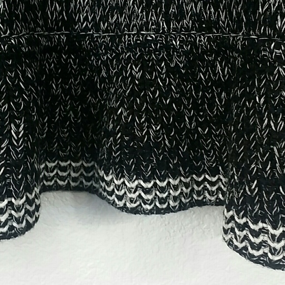 White House Black Market XS Cardigan - Picture 7 of 7